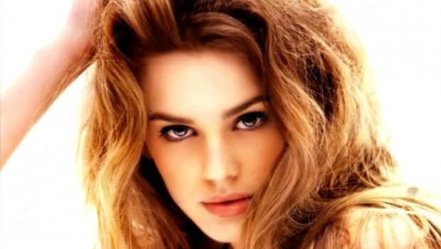 Vanessa Hessler è la protagonista de L’Ultima Sfilata di Carlo Vanzina