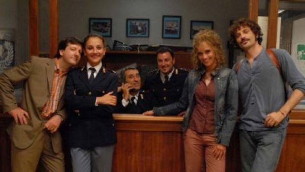 Ascolti Tv domenica 01 agosto 2010: vince Il Commissario Manara con 3 milioni (19%). 2,5 (18%) per Quando meno te lo aspetti. 6,8 milioni (49%) per la Formula 1