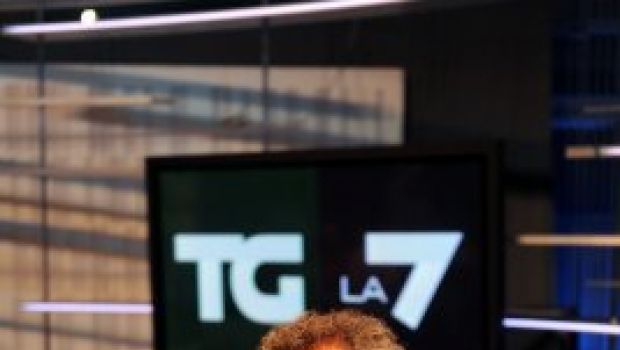 Ascolti Tv Lunedì 30 agosto 2010: Boom per per il Tg La7 con Enrico Mentana al 7,3% e 1,5 mln. In prime time pareggio tra SuperQuark e Juno, bene Castle e Chuck
