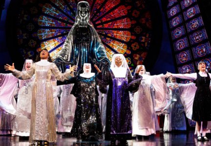 Whoopi Goldberg torna ad essere Deloris Van Cartier, ma solo a teatro