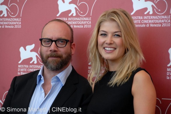 Venezia 2010 – Cartoline dal Festival: La Versione di Barney porta a Venezia Paul Giamatti e Rosamund Pike