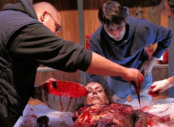 Nelle fauci di Ubaldo Terzani – Ubaldo Terzani Horror Show: ecco il trailer del nuovo horror di Gabriele Albanesi