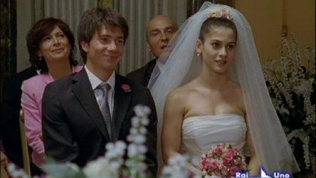 Ascolti Tv Martedì 31 agosto 2010: vince Un medico in famiglia 6 (17,21%, 21,33%) su Sbirri (17,45%). Tg La7 con Mentana tiene il 6,64%, Da Da Da vola a 6 mln