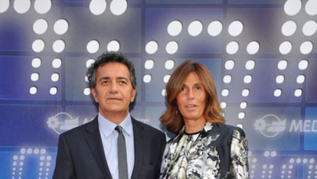 Pietro Valsecchi a TvBlog: “Era previsto Al Pacino in Intelligence 2, a novembre su Canale 5 i Liceali 3. Nel 2011 Distretto di Polizia 11 e Amori e Tradimenti”
