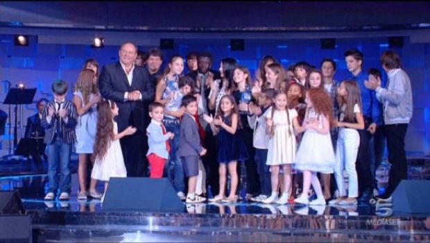 Ascolti Tv Martedì 14 settembre 2010: Io Canto vince con 4,7 mln, X Factor 4 scende all’11%. Chiambretti Night esordio al 17%