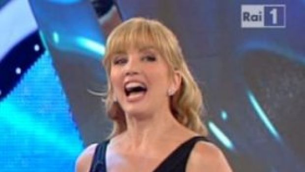 Milly (Kaiser) Carlucci prima e dopo Miss Italia… “ti fa sentire inadeguato”? Con i figli parla in inglese