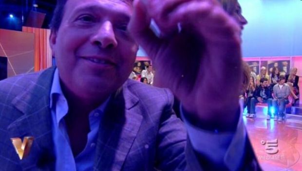 Piero Chiambretti a Verissimo: “A Uomini e Donne immagini un po’ forti”