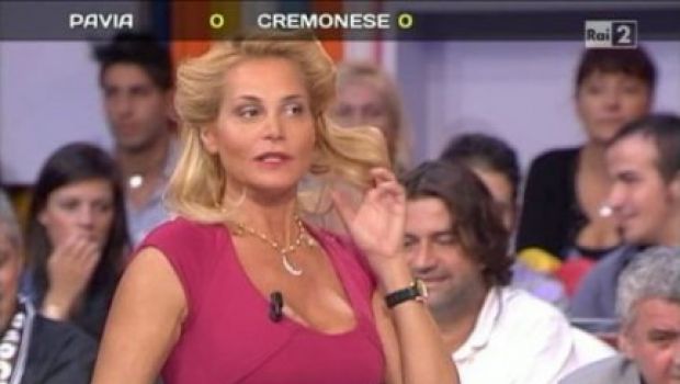 Quelli che il calcio – Simona Ventura versione casalinga con Kim Kardashian (ed Emanuele Filiberto)