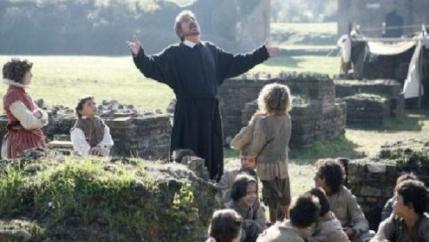 Ascolti Tv Martedì 21 settembre 2010: Preferisco il Paradiso a 7 mln, X Factor 4 al 12,19%. Uomini e donne al 24,40%, Chiambretti Night con Baudo al 12,51%