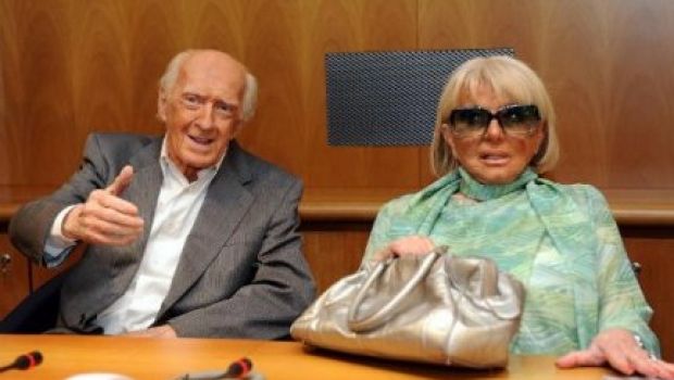 Domani in diretta su Canale 5 i funerali di Sandra Mondaini