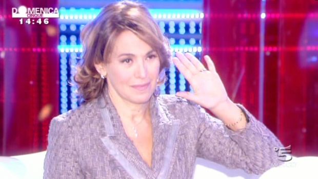 Barbara d’Urso nel mirino di Fabri Fibra (con Valerio Scanu): “Ti aspetto a Domenica Cinque, se ti va”