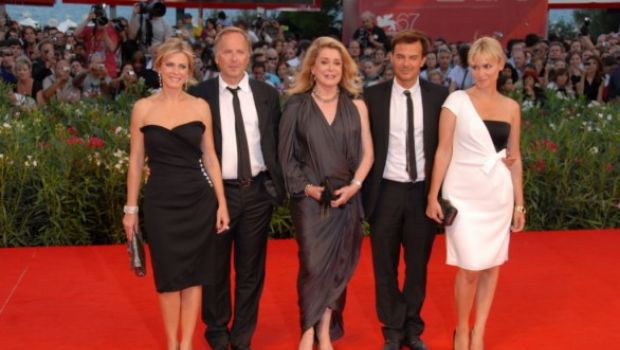 Venezia 2010 – Cartoline dal Festival:  i red carpet di Potiche e La Passione