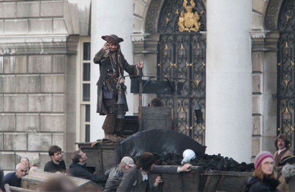 Johnny Depp sul set di Pirates of the Caribbean: On Stranger Tides al Royal Naval College di Greenwich