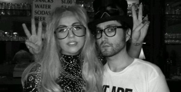 Lady Gaga canta John Lennon insieme a Yoko Ono – guarda il video
