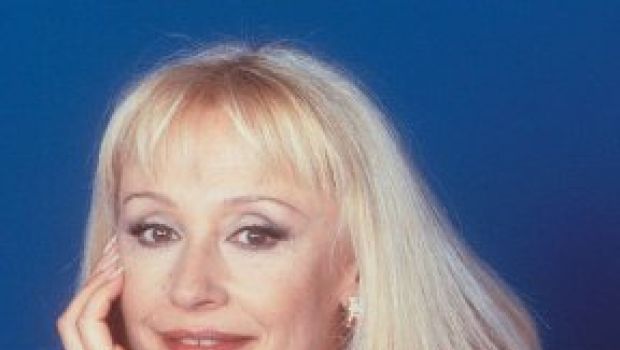 Rai 1, salta Raffaella Carrà. Al suo posto Attenti a quei due?