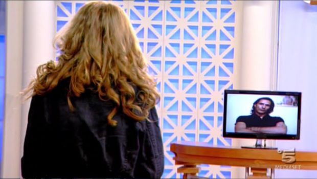 Rita Dalla Chiesa difende il realismo di Forum con il collegamento via webcam