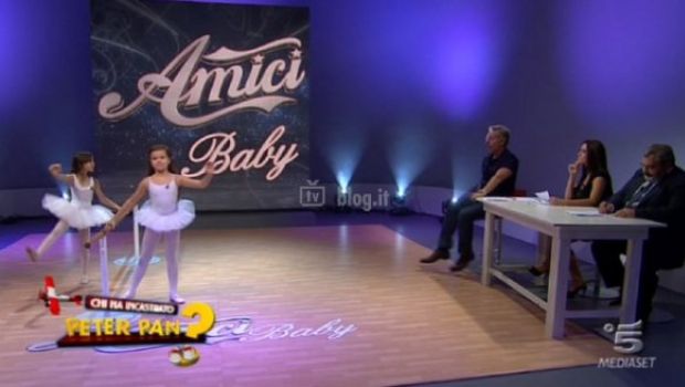 Chi ha incastrato Peter Pan fa il verso ad Amici (Baby). Bonolis profetico?