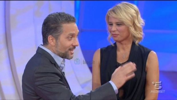 Ascolti Tv Sabato 23 ottobre 2010: record per C’è Posta per te che sfonda i 6 mln (29,91%). Don Matteo 7 sotto i 4 mln, Amici al 22,28%, record per Verissimo