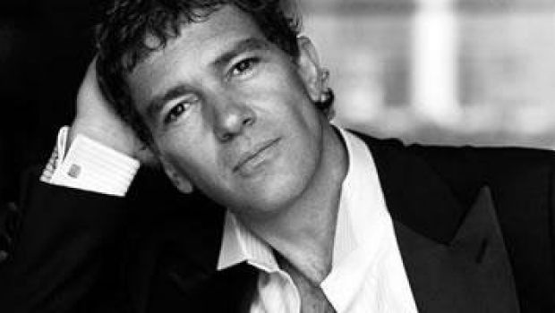 Il thriller fantascientifico Solo sarà la terza prova di regia di Antonio Banderas