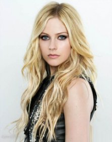 Avril Lavigne: il nuovo singolo “What The Hell” esce a gennaio 2011