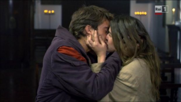 Ascolti Tv Martedì 2 novembre 2010: Terra Ribelle si conferma con 6,3 mln, boom Ballarò a quasi 5 (17%). I Cesaroni a 5,3 mln, X Factor all’8,41%. Male Lie to me e Bones. GF Night su La5 all’1,15%