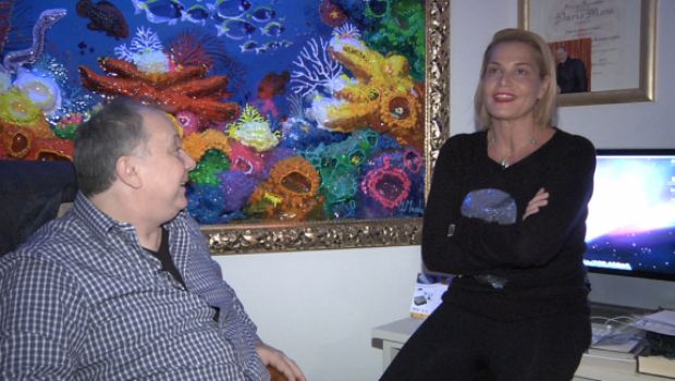 Simona Ventura intervista “con le palle” Lele Mora (nella sua web tv)