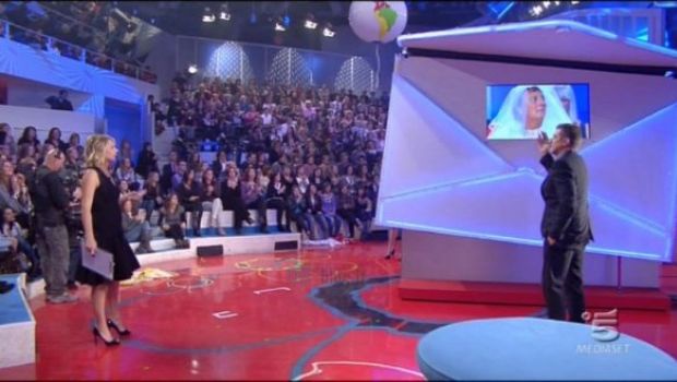 Ascolti Tv Sabato 6 novembre 2010: C’è Posta per Te con 5,5 mln (26,39%) surclassa X Factor (9,22%) e Don Matteo (16%). Amici record a 4 mln (25,37%), I Fantastici 4 al 12,03%