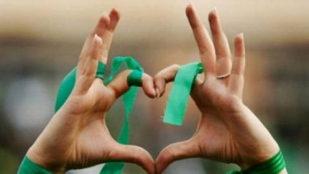 La7, a NdP Antonello Piroso dedica Bella Ciao all’Onda verde iraniana e svela la bufala di Sanremo