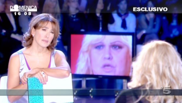 D’Urso Cinque assolve Daniela Ranaldi: “Maria mi rivuole, ma io andrò a Medjugorje”. E ricorda il debutto con Monica Lewinsky