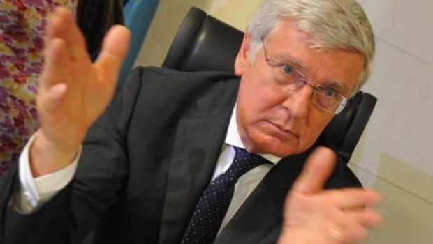 Paolo Romani annuncia: “Il canone Rai sulla bolletta elettrica”
