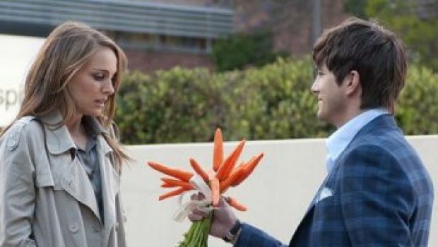 Ecco Natalie Portman ed Ashton Kutcher in No Strings Attached – primo trailer e prima foto ufficiale per il nuovo film di Ivan Reitman