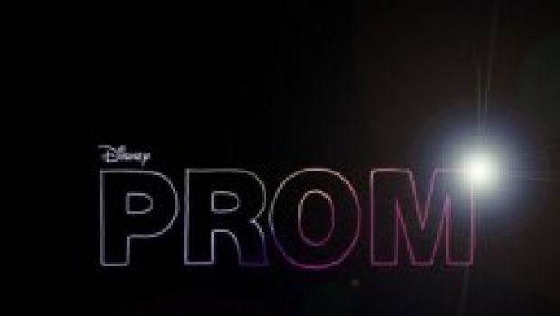 Prom: primo trailer e primo poster per la teen comedy Disney che segue le orme di High School Musical