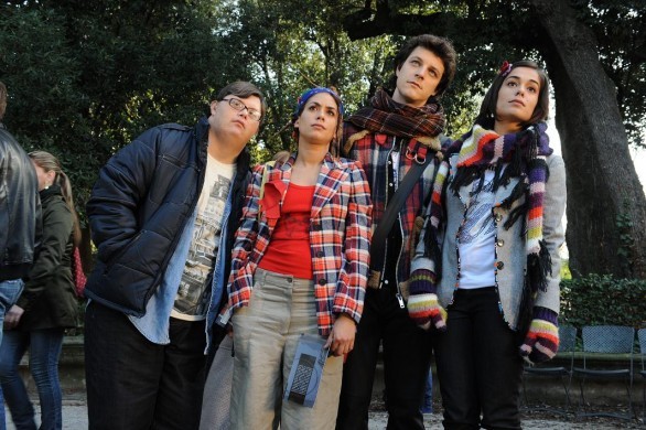 Febbre da fieno – locandina foto e trailer della commedia di Laura Luchetti