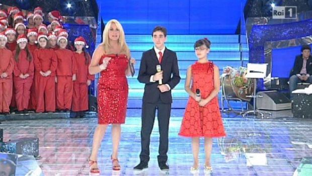 Ascolti Tv Mercoledì 1 dicembre 2010: Ti lascio una canzone di Natale sfiora i 5 mln. Let’s Dance solo al 12,65% superato da Chi l’ha visto e la Juve. La5 con Il bello delle donne a 410mila tsp