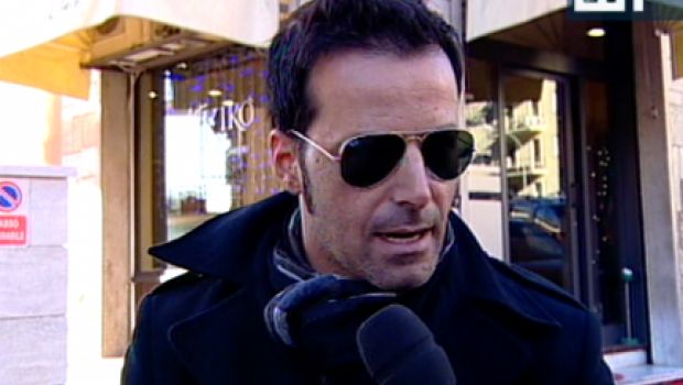 Kiko Nalli (il marito di Tina) è per il Tg1 un passante qualunque. Fuori dal suo negozio
