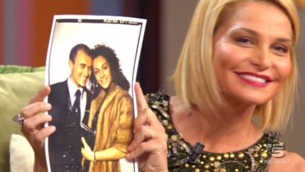 Simona Ventura rinnega la Rai battezzando Kalispéra. E co-conduce con Signorini alla Will & Grace. Garko nella 2a puntata