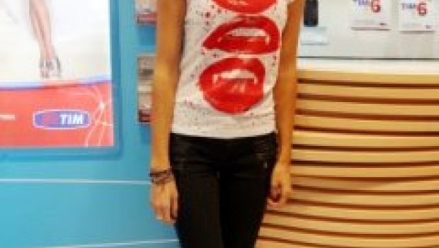 Belen Rodriguez alla carica: “Scandalose quelle che dai calendari passano alla politica”