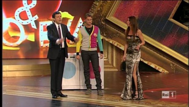 Ascolti Tv Martedì 28 dicembre 2010: Adamo & Eva vince con più di 4 mln superando Hitch. Ottimo Criminal Minds, Amici a 2,2 mln supera la Perego