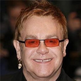 Elton John confessa che gli piacerebbe apparire in Glee