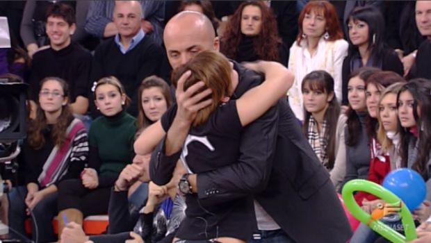 Luca Jurman nero per l’uscita di Giorgia: “Da Amici escono via molti talenti”. Vincerà Zerbi?