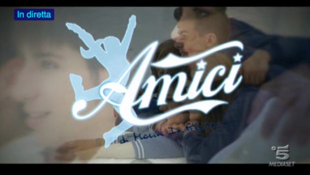 Amici Serale 2011. Nuovo regolamento: arriva la prova ‘vestitino’ (e il tradimento dei compagni)