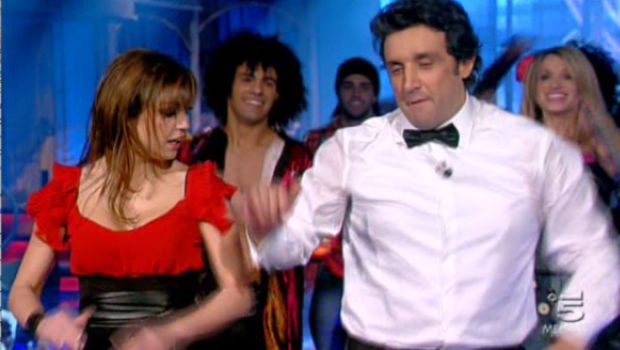 Elena Coniglio fa ballare Insinna alla Corrida. I due reduci da Ballando e Lo Sbirro
