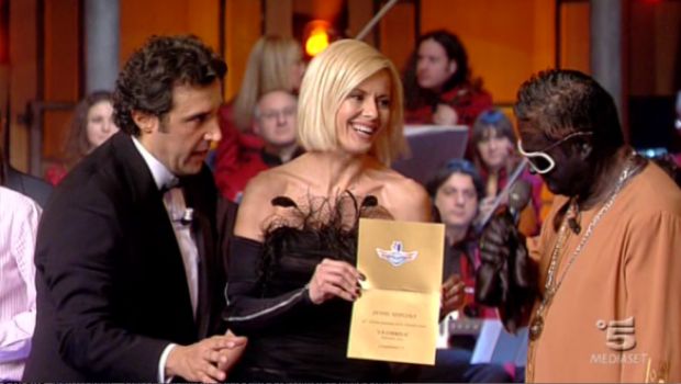 La Corrida –  il più scampanato è ‘Barry White’, il più applaudito Enzo Pesce. Puntata meravigliosa
