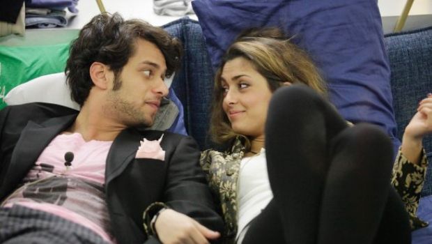 Grande Fratello 11: Davide e Erinela si avvicinano. E Rosa?