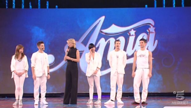 Ascolti Tv Martedì 18 gennaio 2011: record Ballarò con 5,6 mln (21%), Amici a 3,6 (18%). Perfetti innamorati al 10,97% porta Florent al 9%. Matrix su Ruby vola al 21%