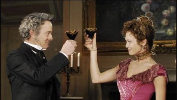 Ascolti Tv Martedì 25 gennaio 2011: Rossella vince con 5,5 mln, segue Ballarò a 5,3 (20%). Scusa ma ti chiamo amore si ferma al 14%, Mistero all’8,67%. Uomini e donne a 3 mln, Amici a 2