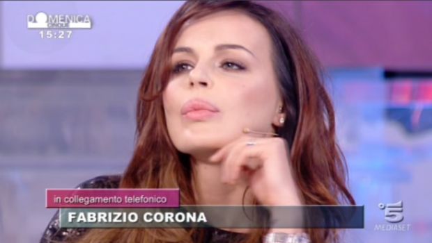 Domenica Cinque – Nina Moric e Fabrizio Corona separati in casa tra Claudio Brachino e Federica Panicucci