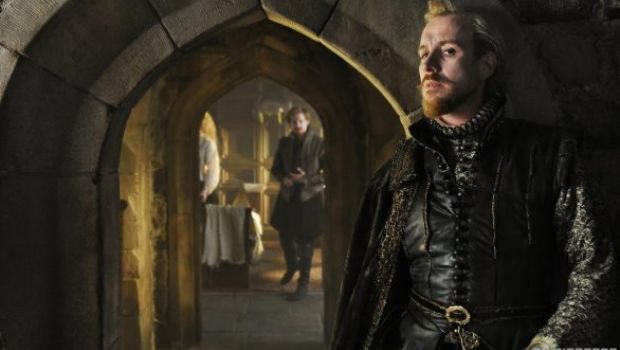 Anonymous: prima foto ufficiale per il ritorno in sala di Roland Emmerich