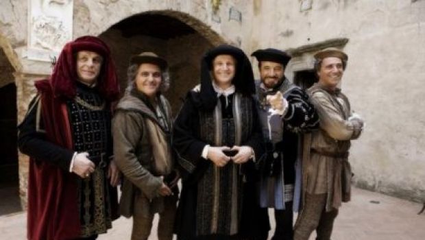 Amici miei – Come tutto ebbe inizio: trama e cast del prequel di Amici miei