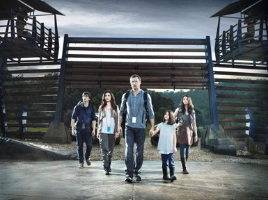Fox, seconda stagione per Raising Hope, Terra Nova (foto) il 23 e 24 maggio, il 31 lo show di Jamie Foxx